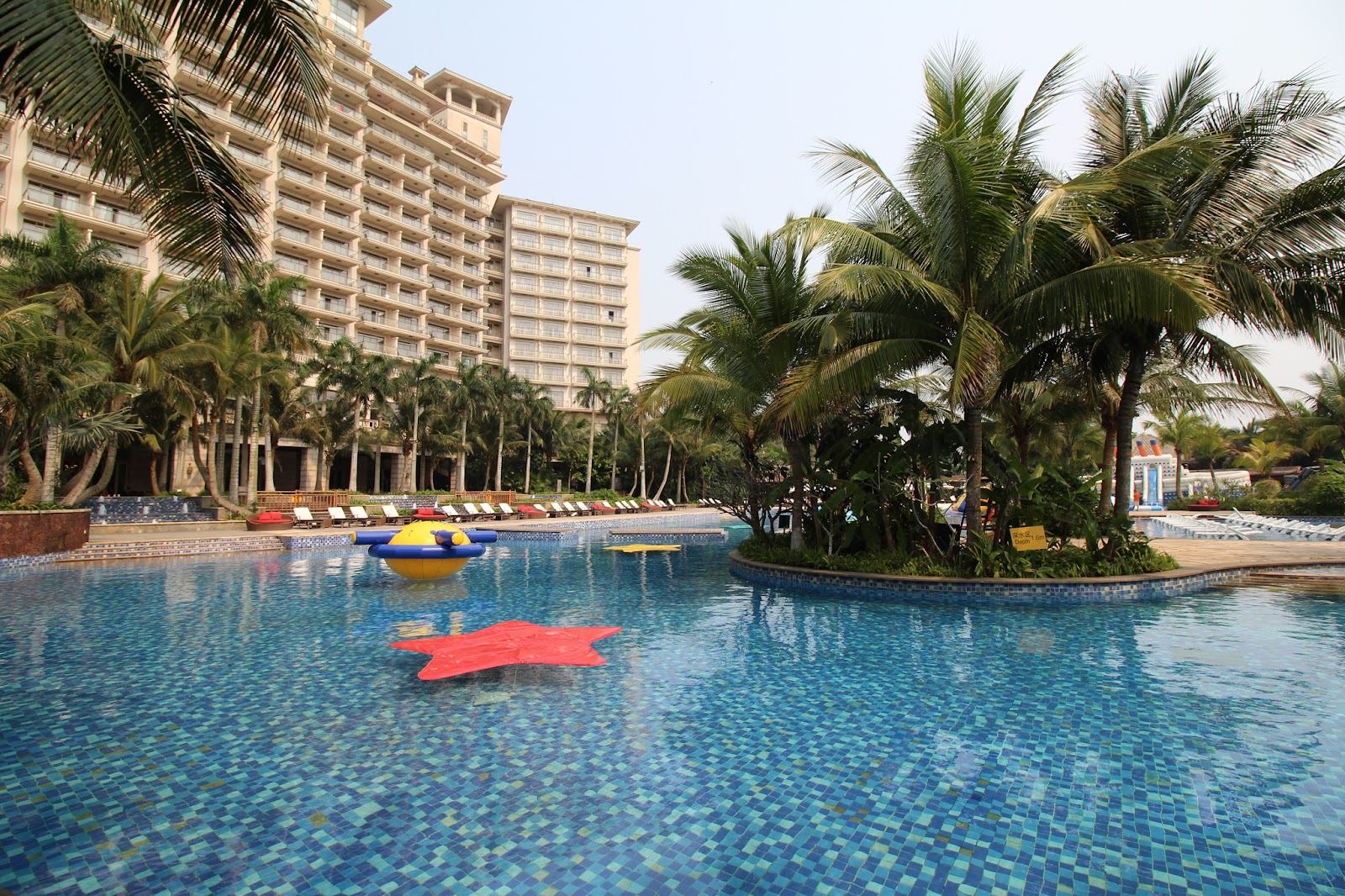 Mission Hills Haikou, golf across the lava fields of Hainan island, China