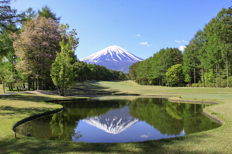 Fujizakura Country Club beneath Mount Fuji in the Fuji Five Lakes, Japan