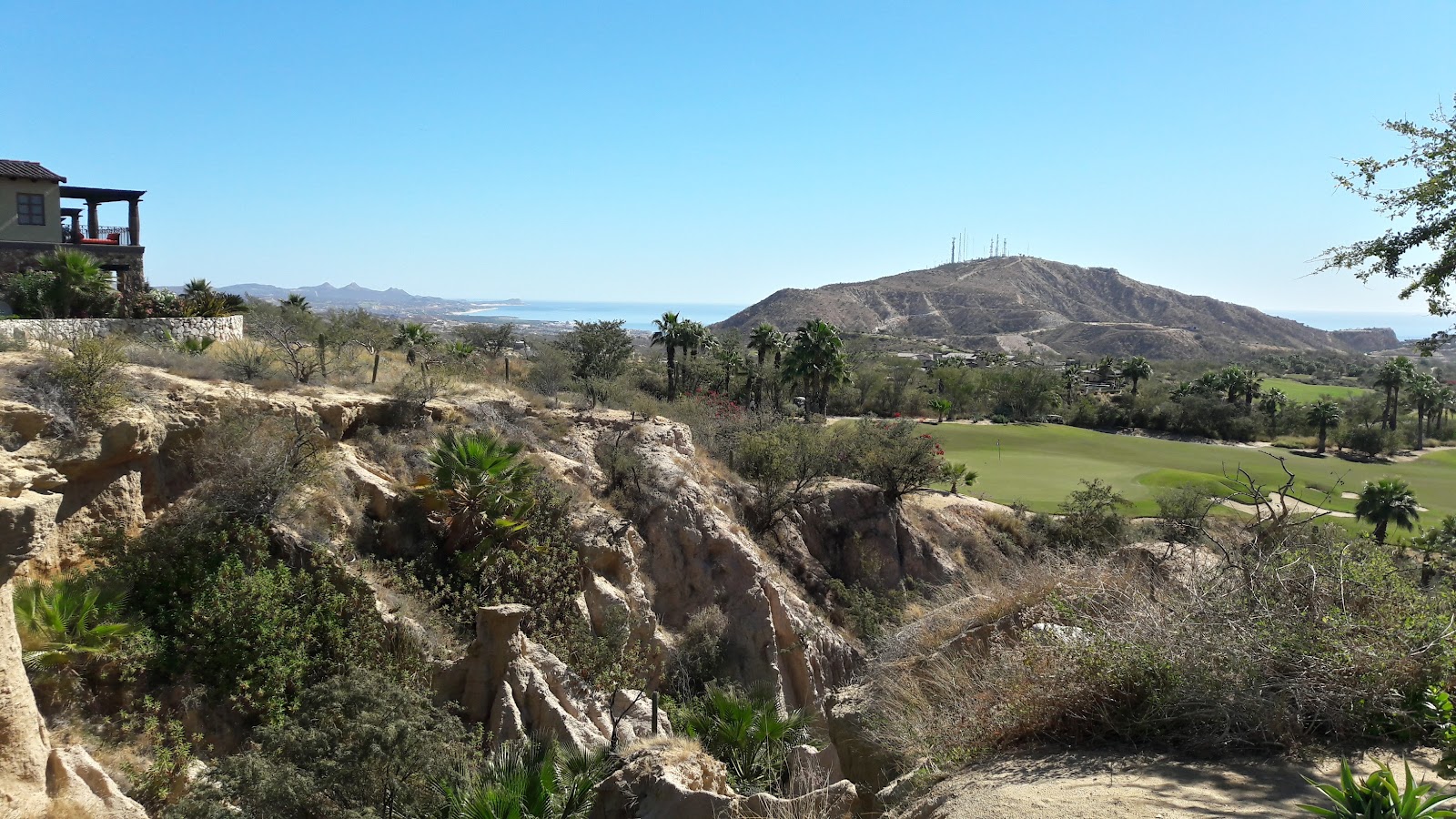 Querencia Golf Club, Tom Fazio desert fairway above the Sea of Cortez in Los Cabos, Mexico