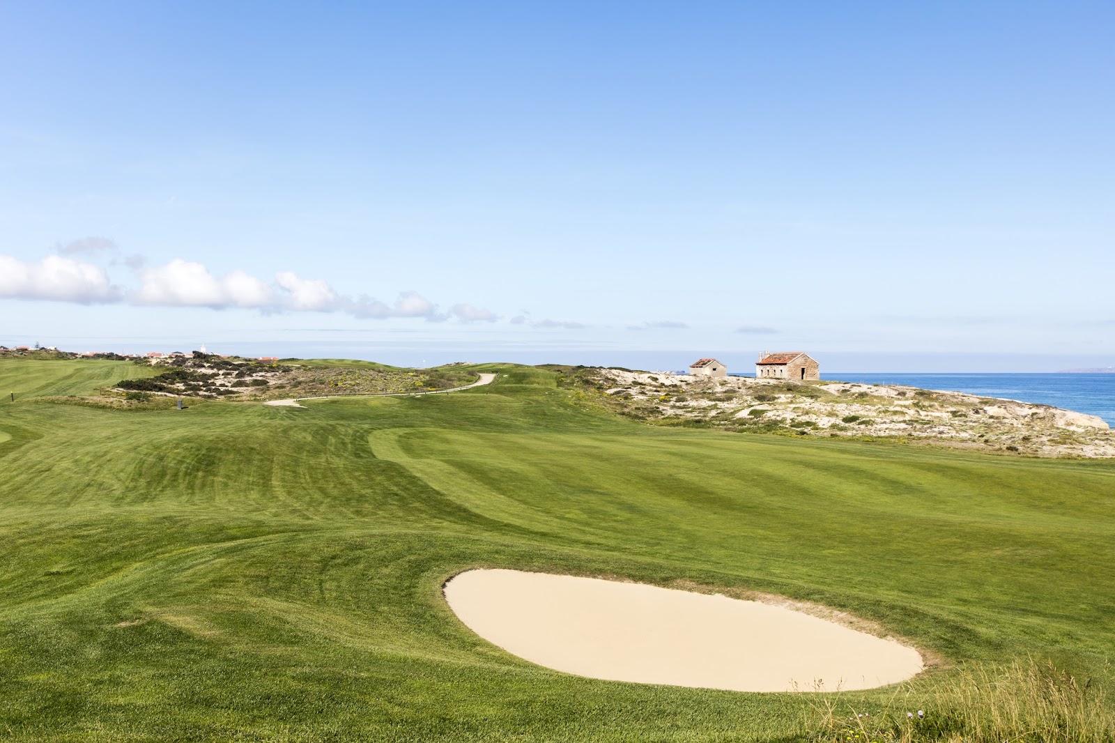 Praia D'El Rey Golf Course with dune fairways and the Atlantic on the Silver Coast of Portugal