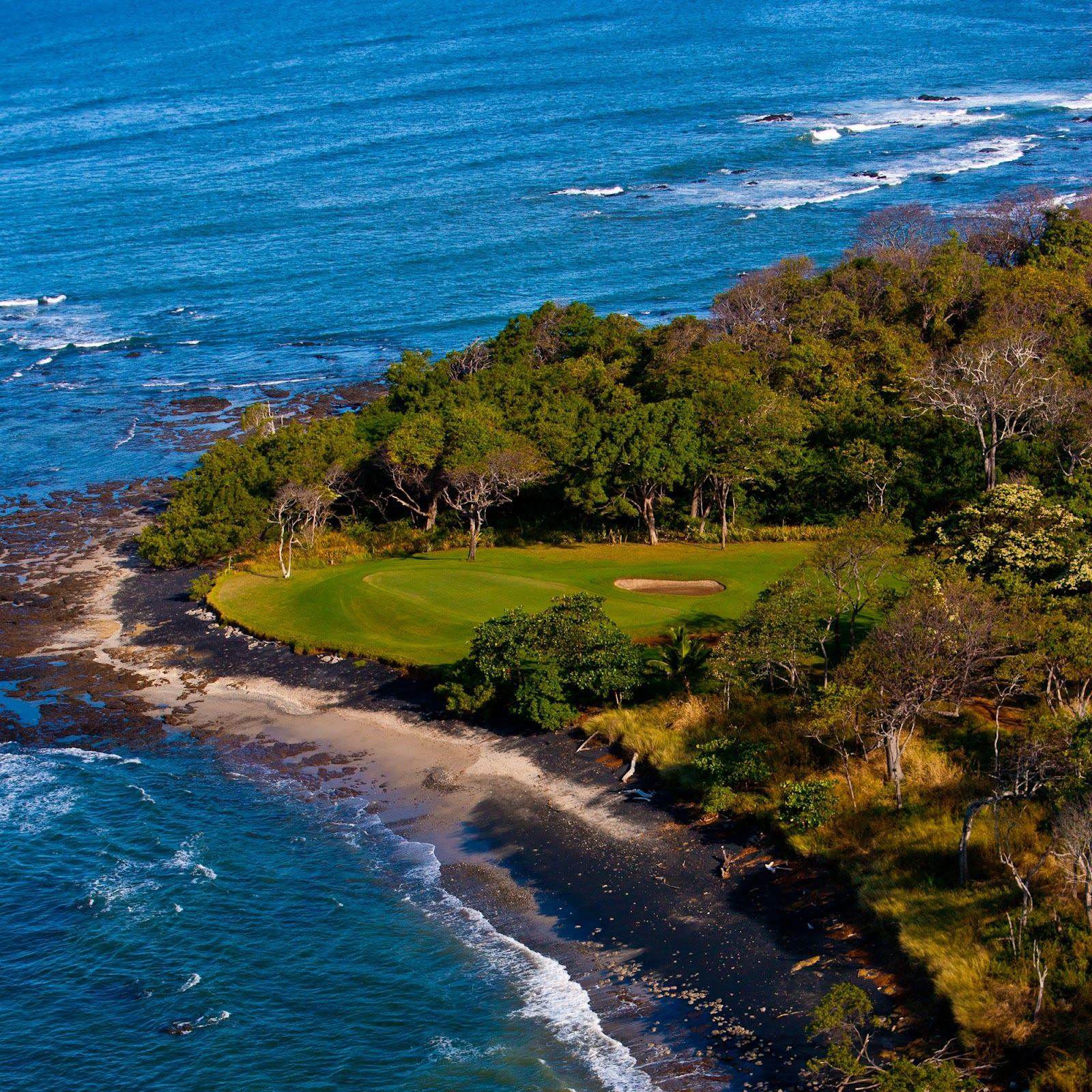 Hacienda Pinilla Golf Club, oceanside green on a rocky Pacific point near Tamarindo, Costa Rica