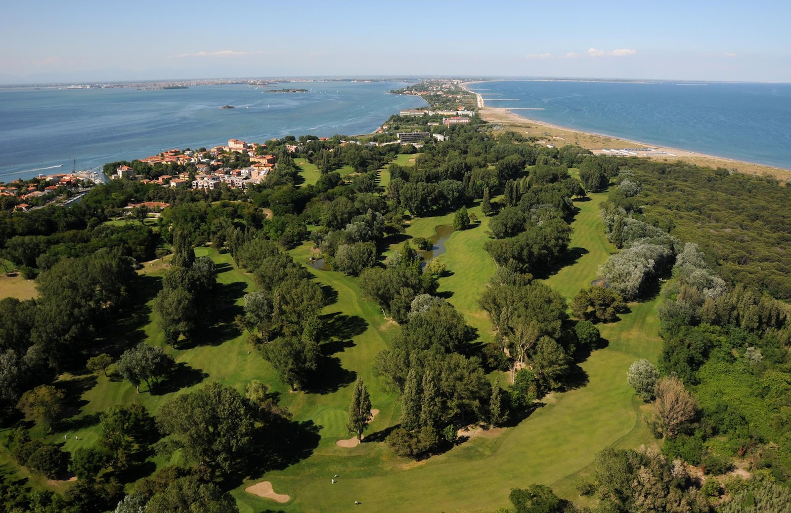 Circolo Golf Venezia, fairways among the dunes and pines at Alberoni on the Venice Lido