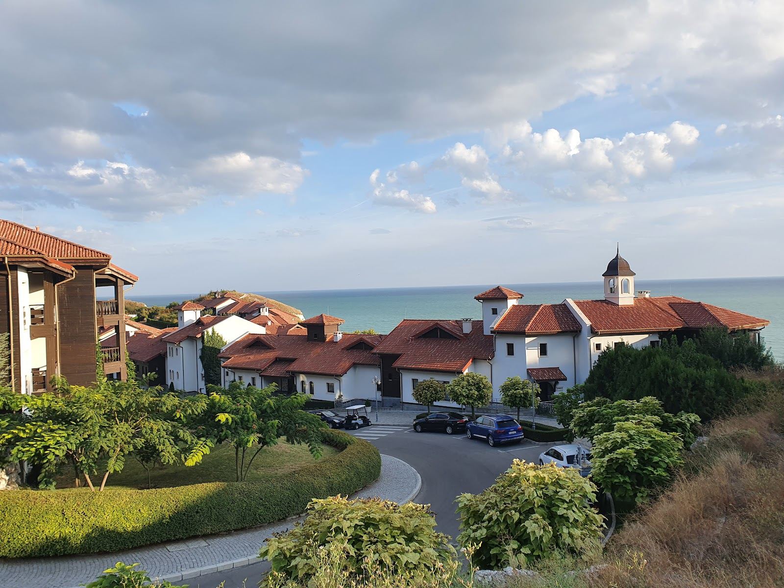 Thracian Cliffs Golf and Beach Resort, clifftop fairway above the Black Sea in Bulgaria