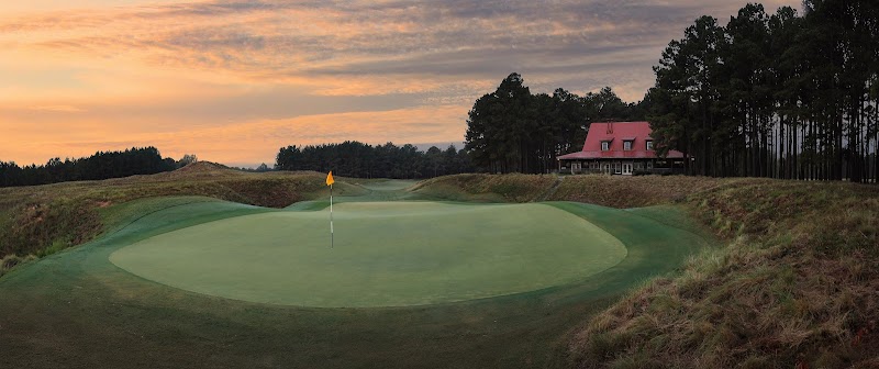 Tobacco Road Golf Club near Sanford, dramatic sandy waste and blind shots in North Carolina